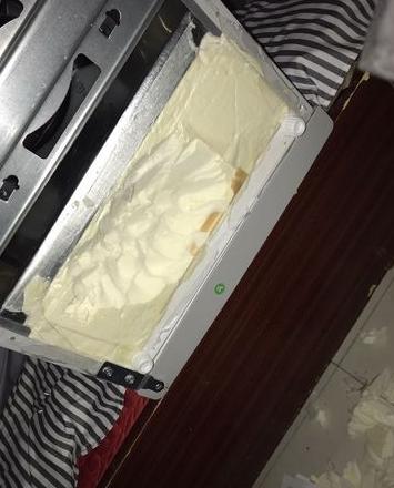 冰箱底下的泡沫可以不取吗