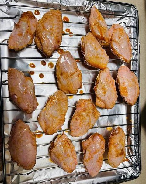 烤箱鸡翅用烤盘还是烤架